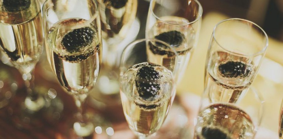 Sự khác biệt giữa sâm panh ( champagne), rượu sủi bọt (sparkling) và rượu cava ?